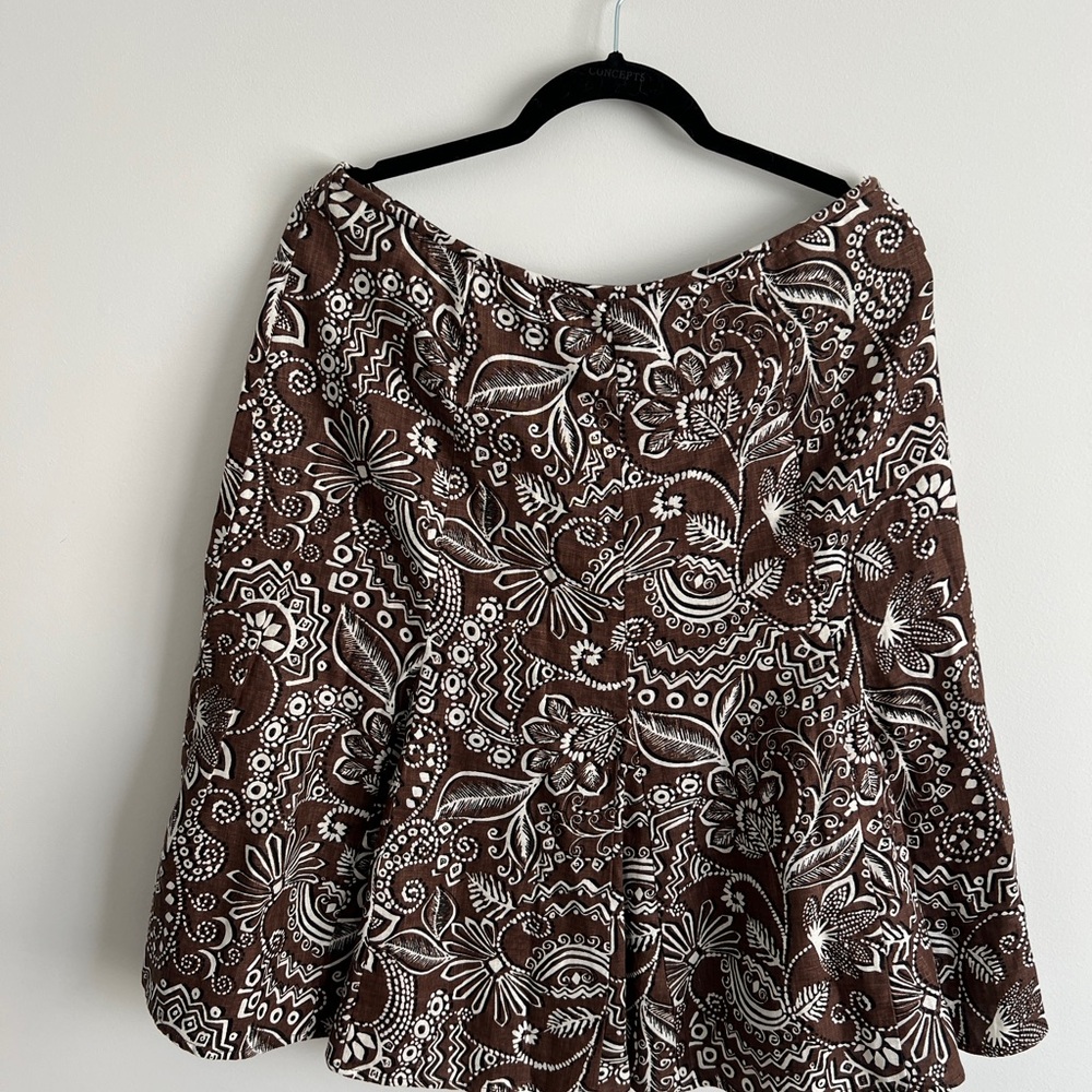 Rafaella Linen Goddess Luxury, Demure in brown and white, A-line floral, Si…